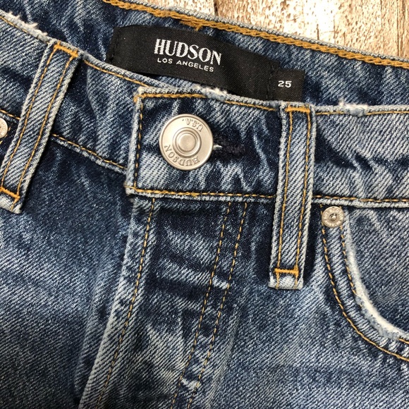 Hudson Jeans | Cara High Waist Cutoff Denim Shorts - Picture 4 of 5